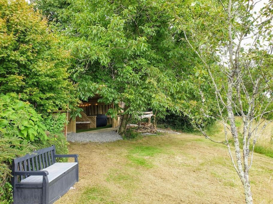 The Bothy Near Tenby, Big Projector Screen, Four-Poster Bed, On-Site Hot Tub Access Via Spa Pack, Breakfast المظهر الخارجي الصورة